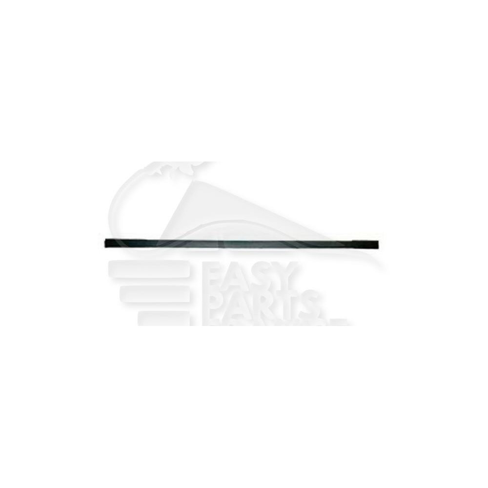 MOULURE CENTRALE CHROMEE DE PARE-CHOC ARRIÈRE MODÈLE 4 PORTES pour BMW S5 E39