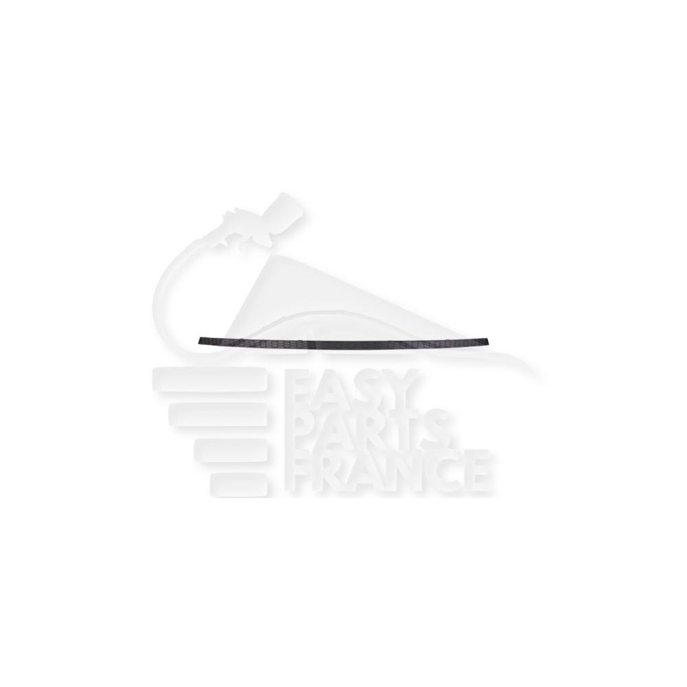 MOULURE DE PARE-CHOC ARRIÈRE CENTRALE NOIRE pour AUDI A4