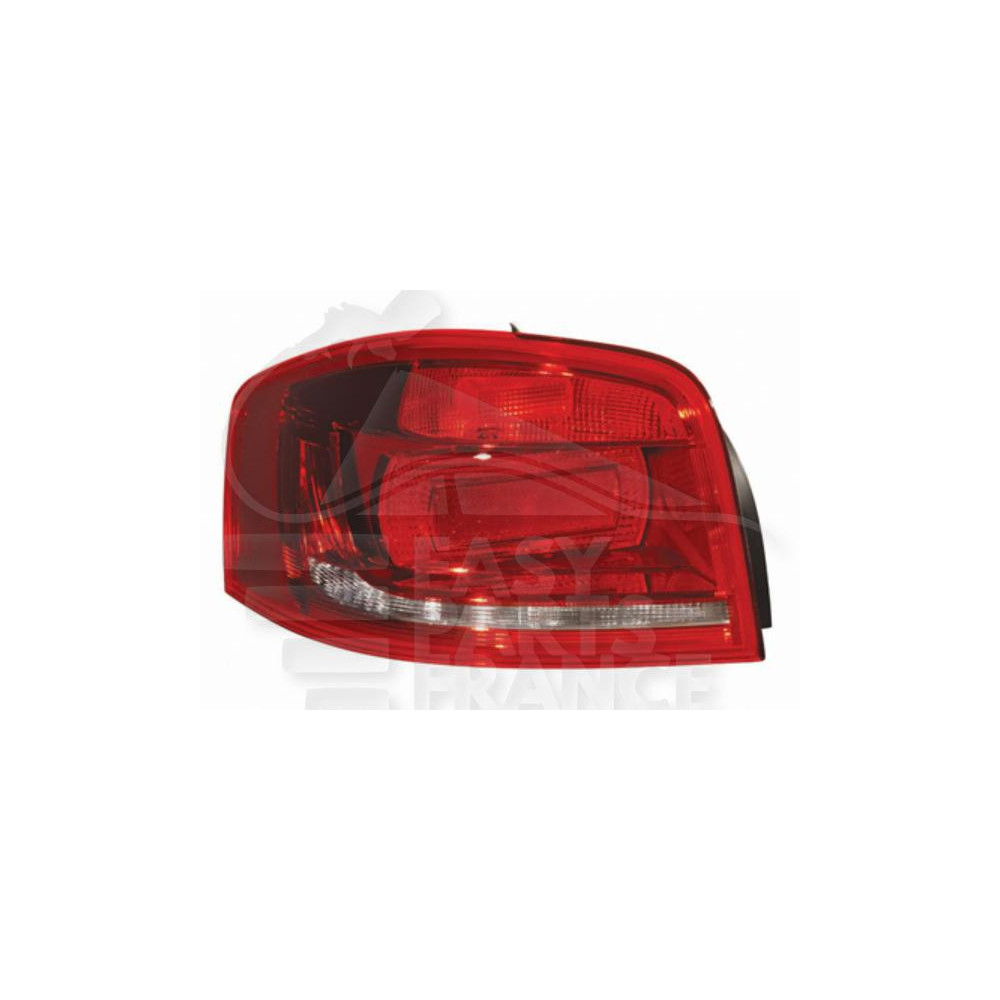 FEU ARRIÈRE-GAUCHE ROUGE → 05/10 pour AUDI A3