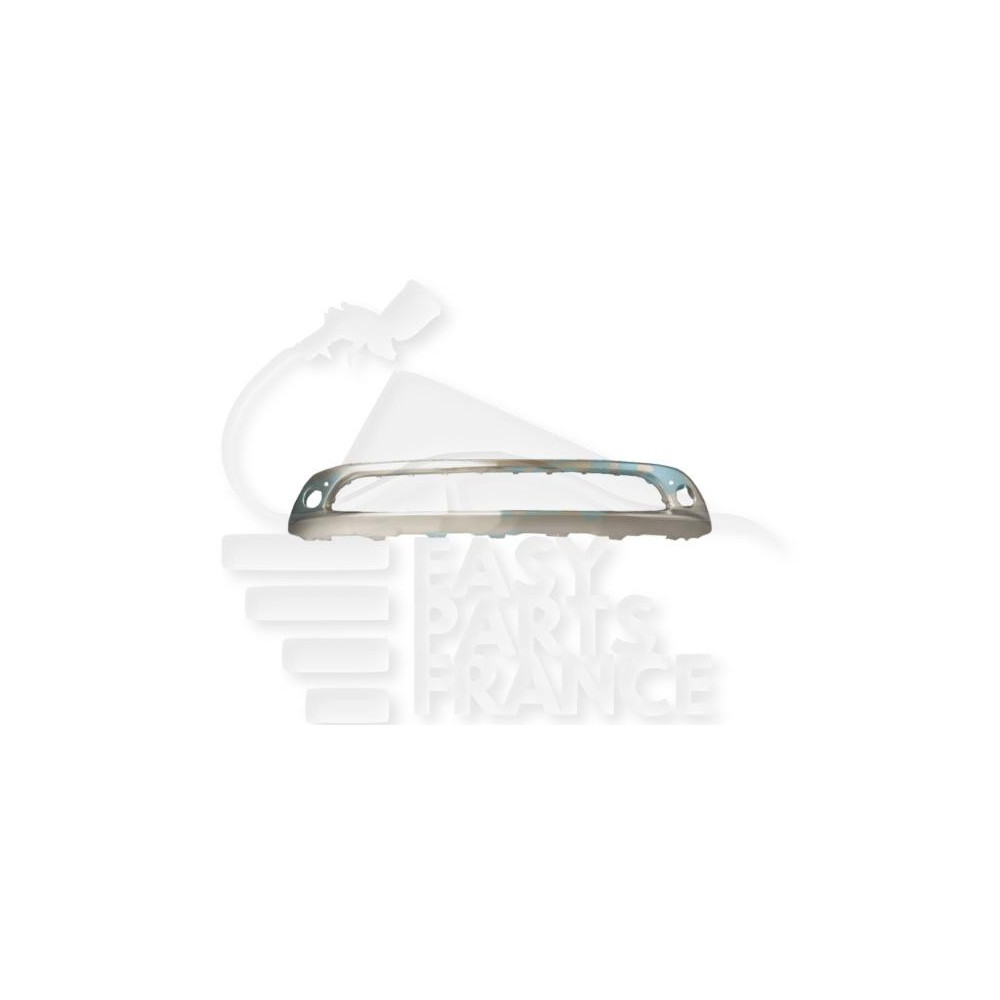 MOULURE DE PARE-CHOC AVANT CHROMEE AVEC EMPLACEMENT ANTI-BROUILLARD pour MERCEDES CLASSE GLA - X156