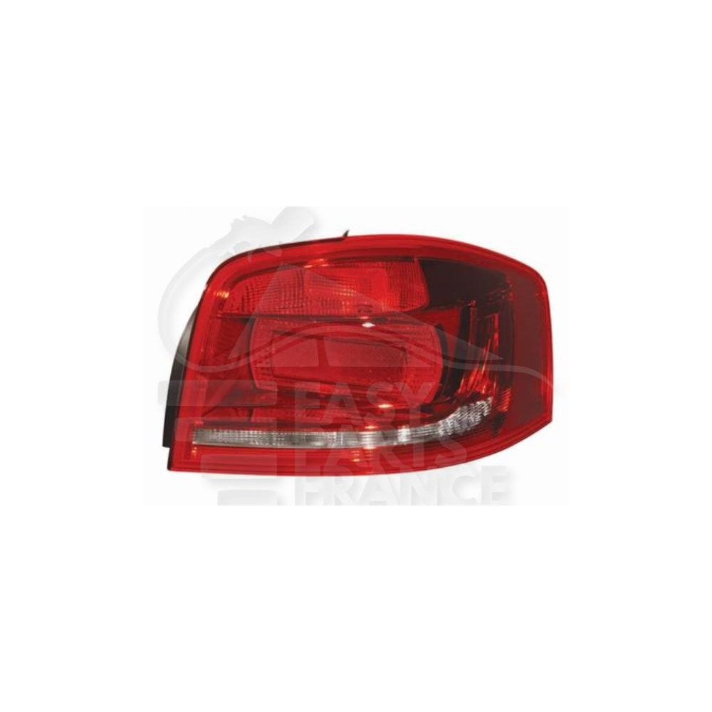 FEU ARRIÈRE-DROIT ROUGE → 05/10 pour AUDI A3