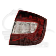 FEU ARRIÈRE-DROIT FOND NOIR pour SKODA RAPID