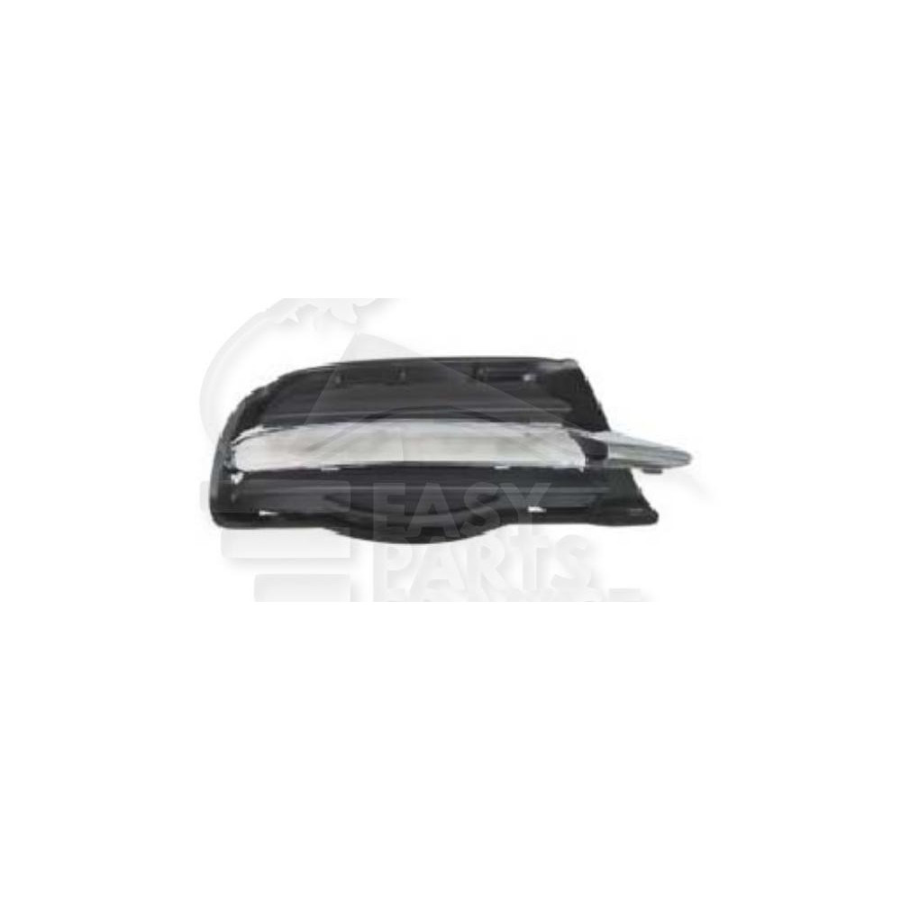 GRILLE DE PARE-CHOC AVANT-DROIT CHROMEE/NOIRE AVEC EMPLACEMENT FEU DE JOUR pour MERCEDES CLASSE C - W204